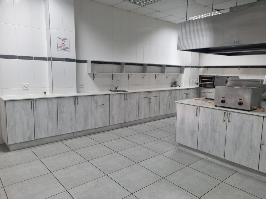 To Let Commercial Property for Rent in Voorbaai Western Cape